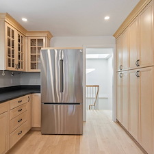 A-Seamless-Blend-of-Modern-Elegance-and-Warmth-in-Ross-Township 12